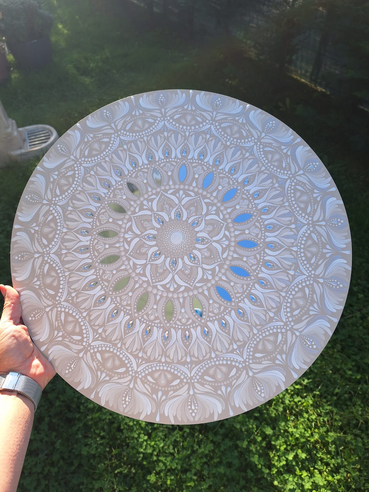 Mandala Neutral con Cristalli